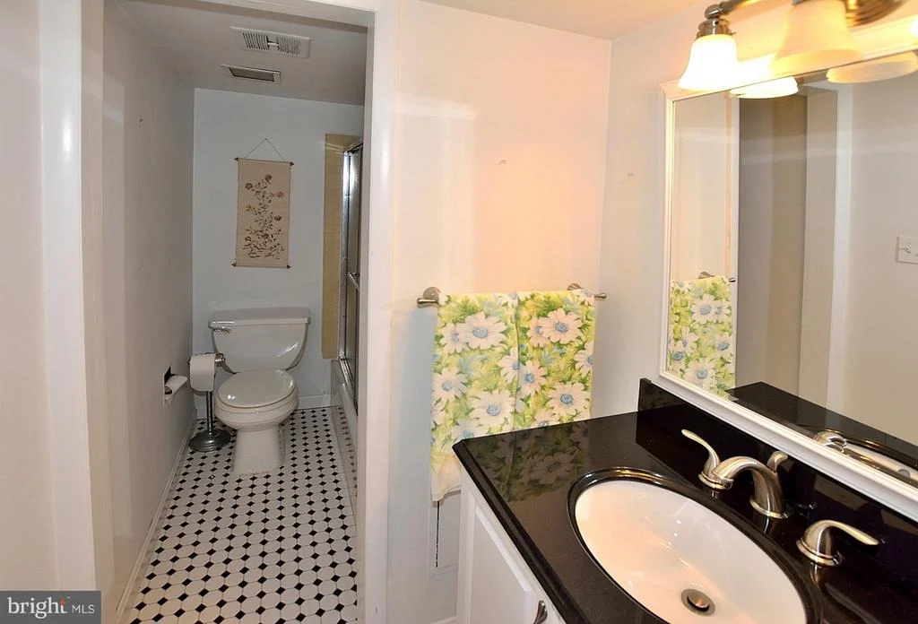 Photo of 4 BUTTONWOOD LANE