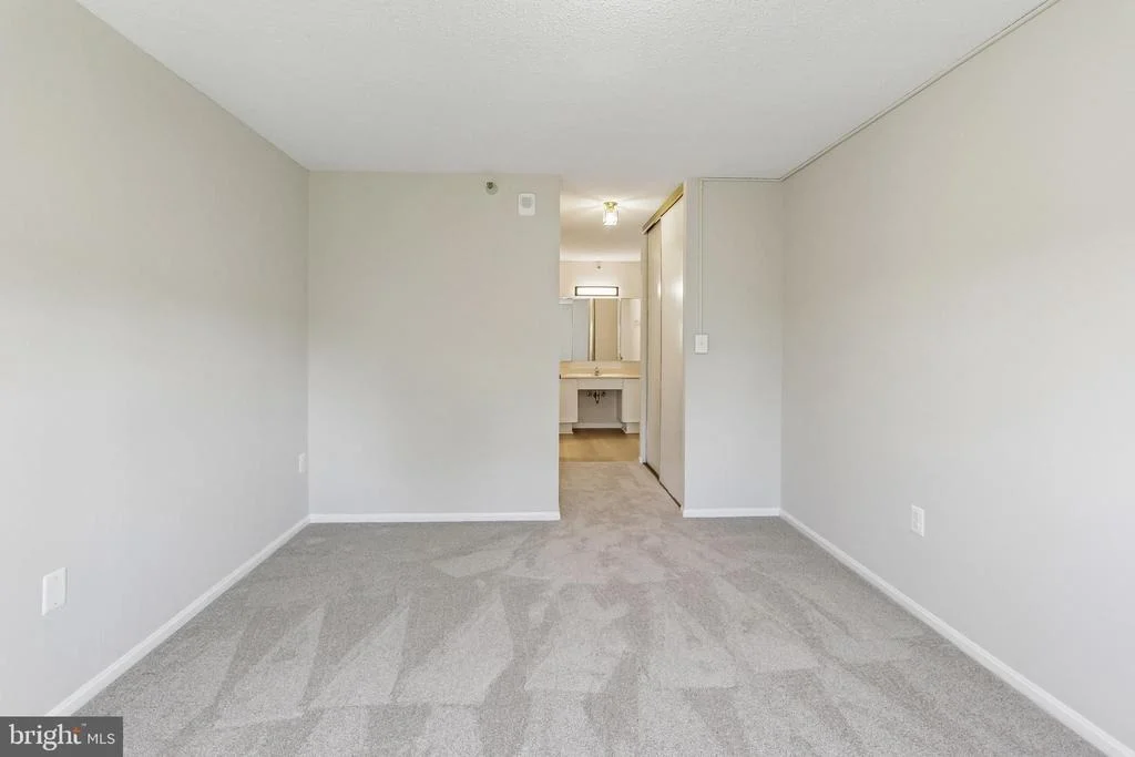 Photo of Unit 2620 at 15107 INTERLACHEN DRIVE