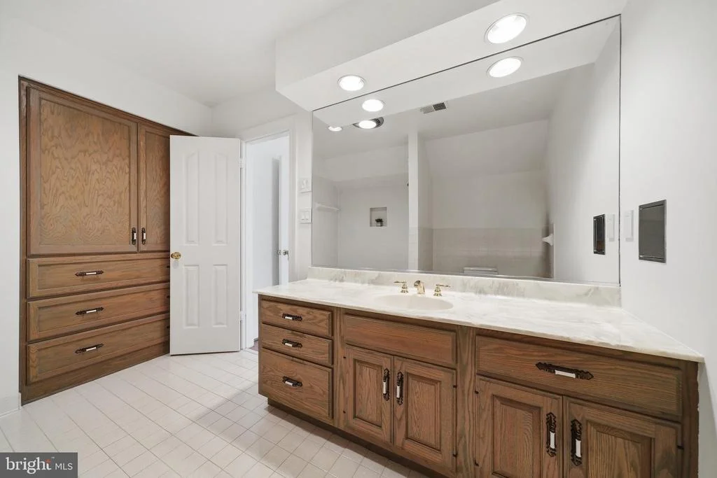 Photo of 9801 BENTCROSS DRIVE