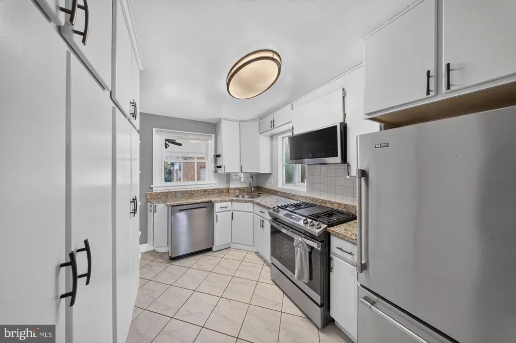 Photo of 2712 NEWTON STREET