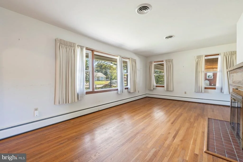 Photo of 16 LINDEN BOULEVARD