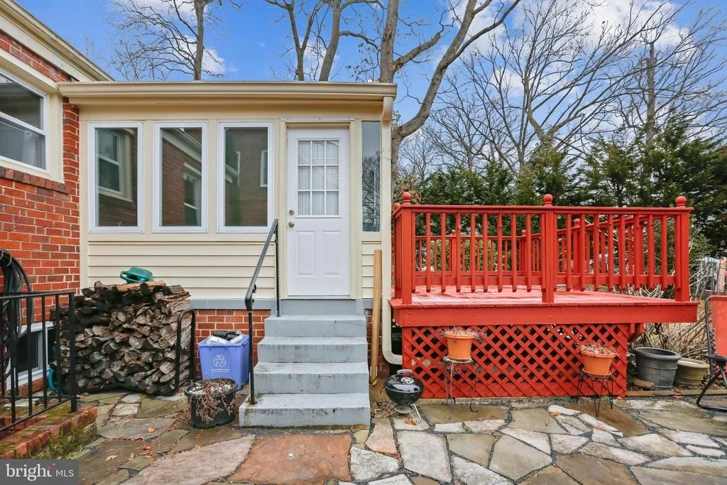 Photo of 8917 WALDEN ROAD