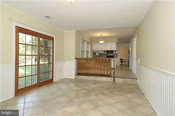 Photo of 304 BOSTWICK LANE