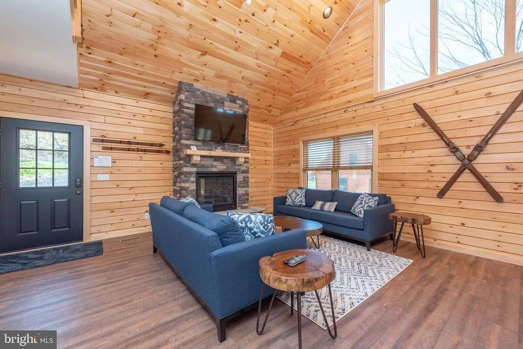 Photo of 828 N CAMP RD