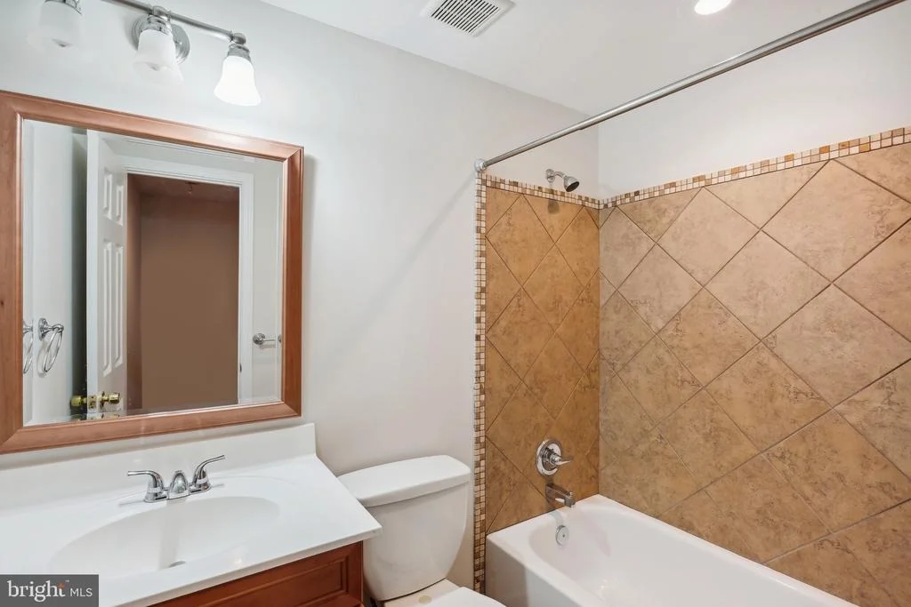 Photo of 5305 KINGSBROOK DRIVE