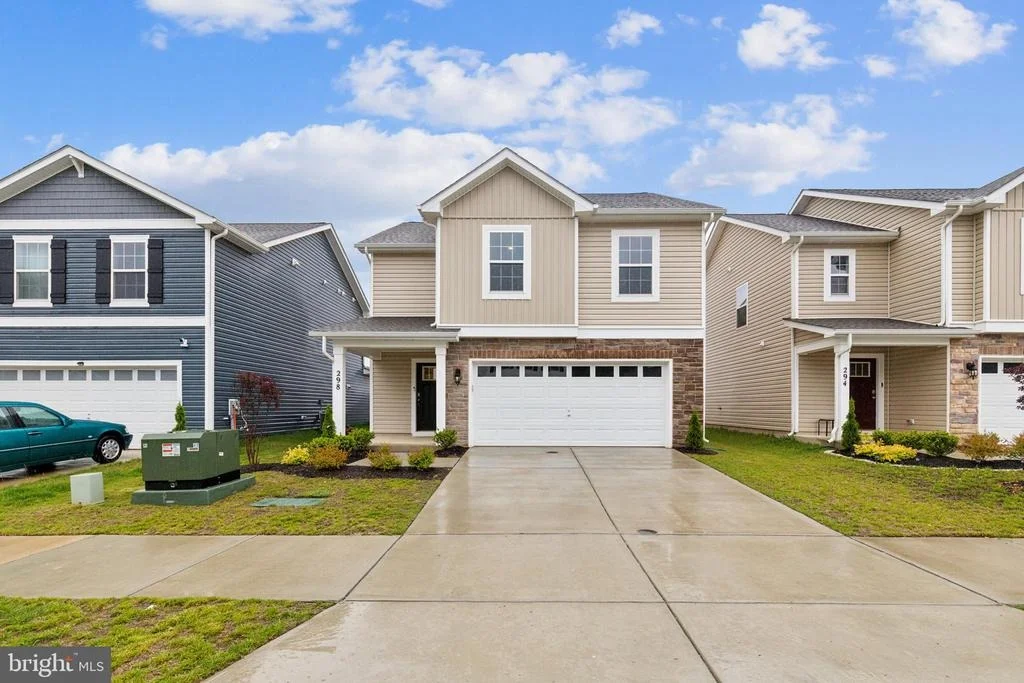 Photo of 298 FOREST EDGE AVENUE