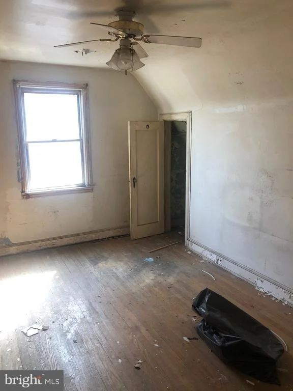 Photo of 4104 TORQUE STREET