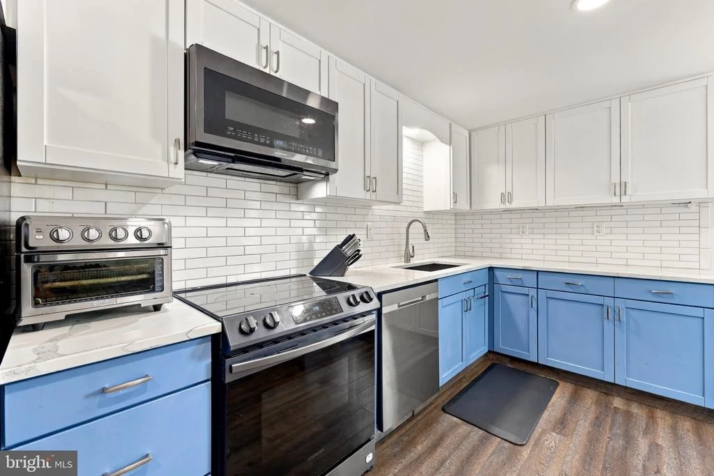 Photo of 989 BOUNDARY ROAD