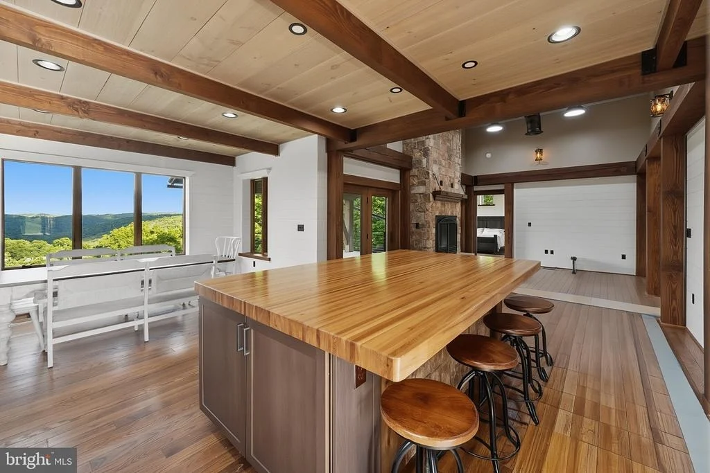 Photo of 415 NAZELROD ROAD