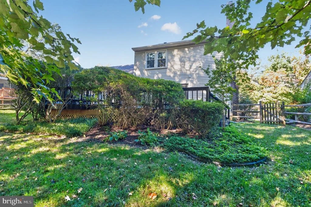Photo of 7111 CARNATION COURT