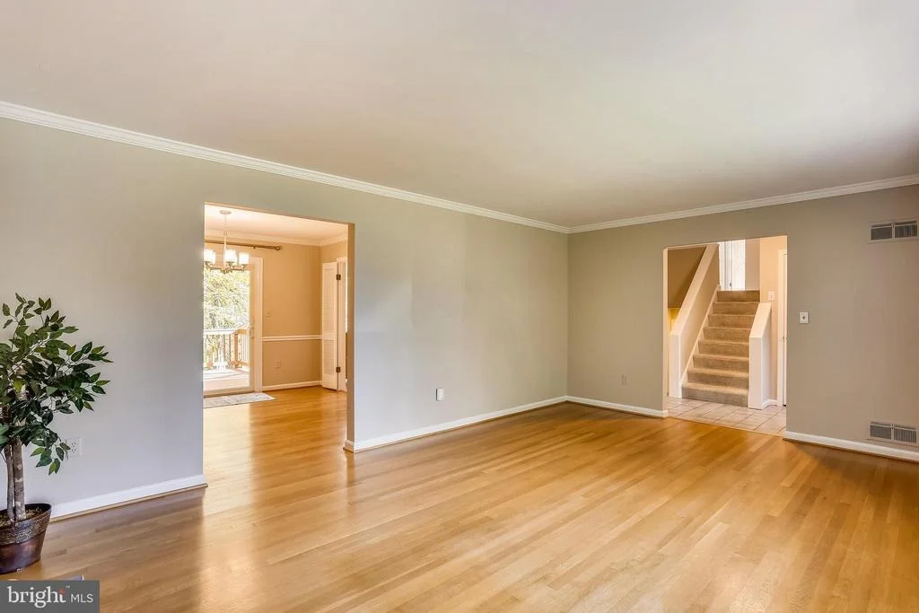 Photo of 19005 PLUMMER DRIVE