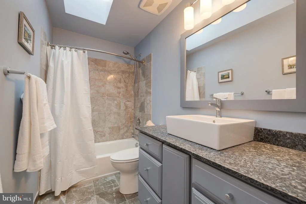 Photo of 7736 HUNTSMAN BOULEVARD