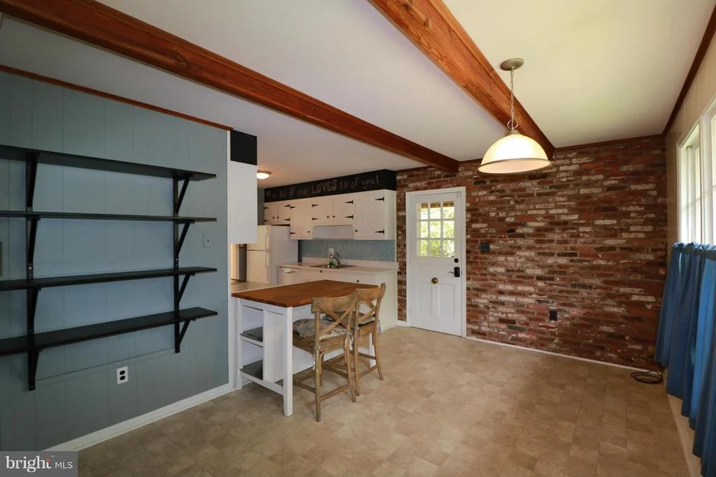 Photo of 525 WHITINGHAM DRIVE