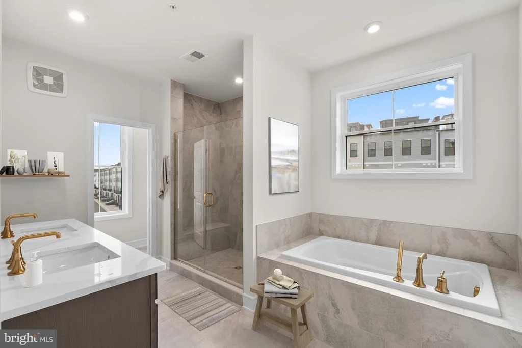 Photo of 43305 FARRINGDON SQUARE