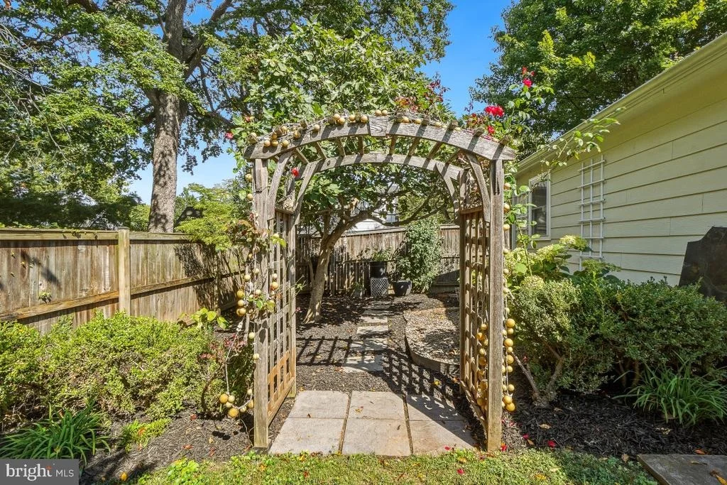 Photo of 307 INDIAN SPRING DRIVE