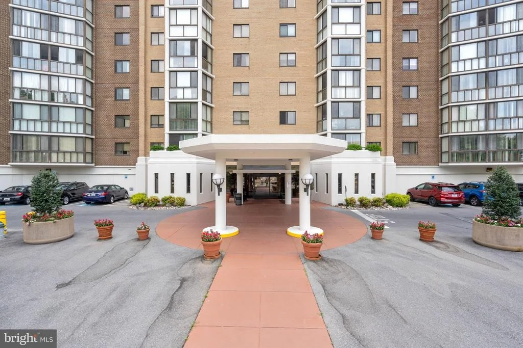 Photo of Unit 102 at 15100 INTERLACHEN DRIVE