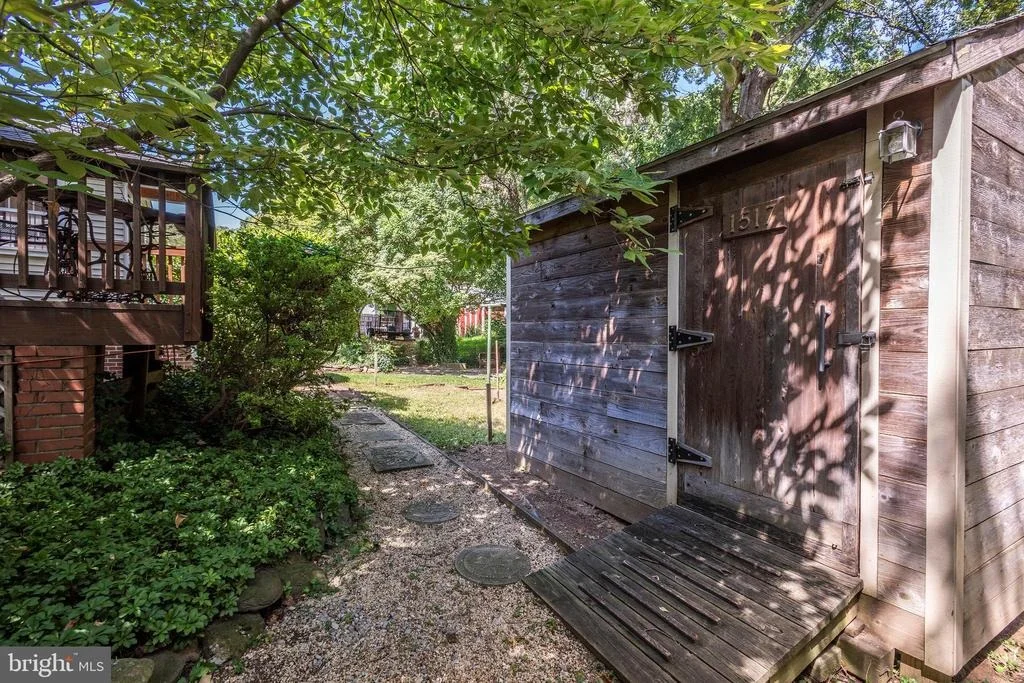 Photo of 1517 FOREST GLEN ROAD