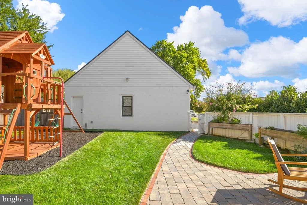 Photo of 1101 ROSEMONT AVENUE