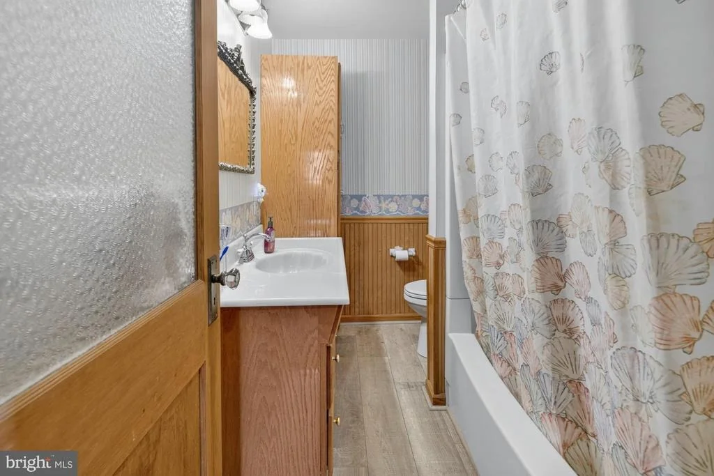 Photo of 8 PENNROAD AVE
