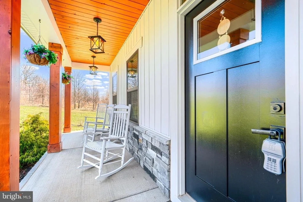 Photo of 2553 HANOVER PIKE