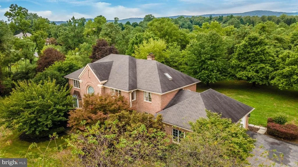 Photo of 6364 WINPENNY DRIVE