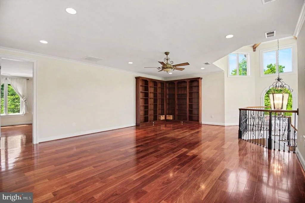 Photo of 5985 SAINT CATHERINES LANE