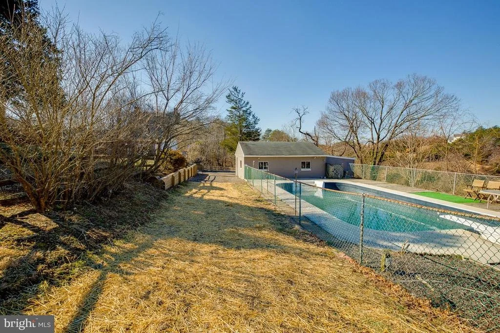 Photo of 5431 HINES ROAD