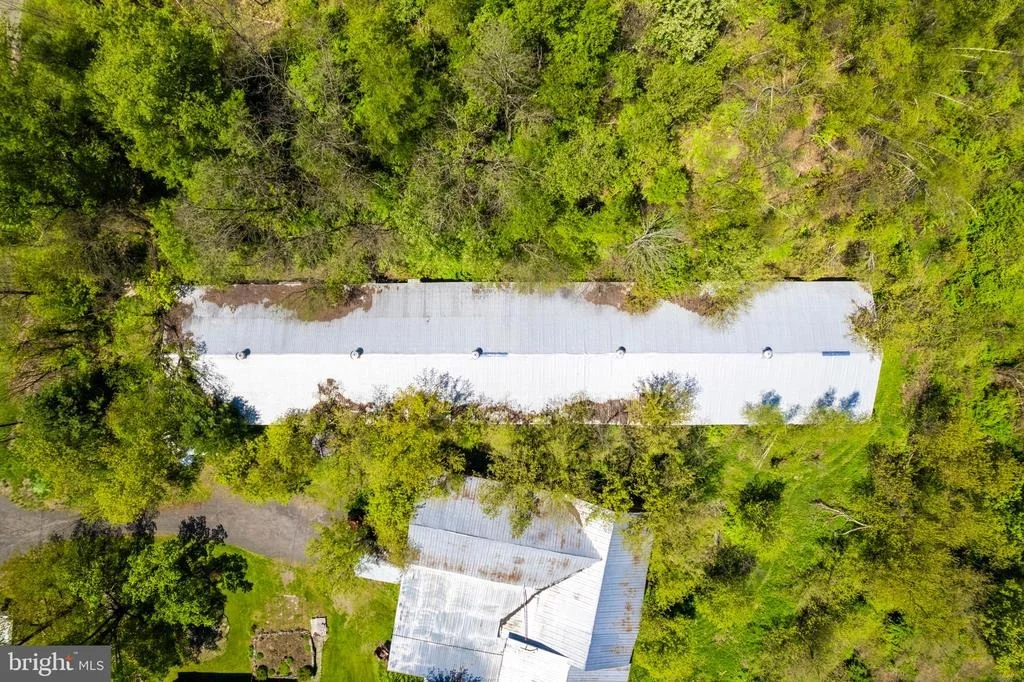 Photo of 007 STATE LINE ROAD