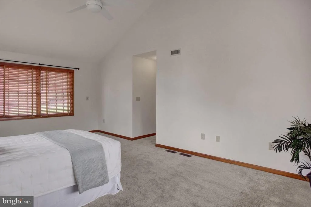 Photo of 8001 MAPLEVILLE ROAD