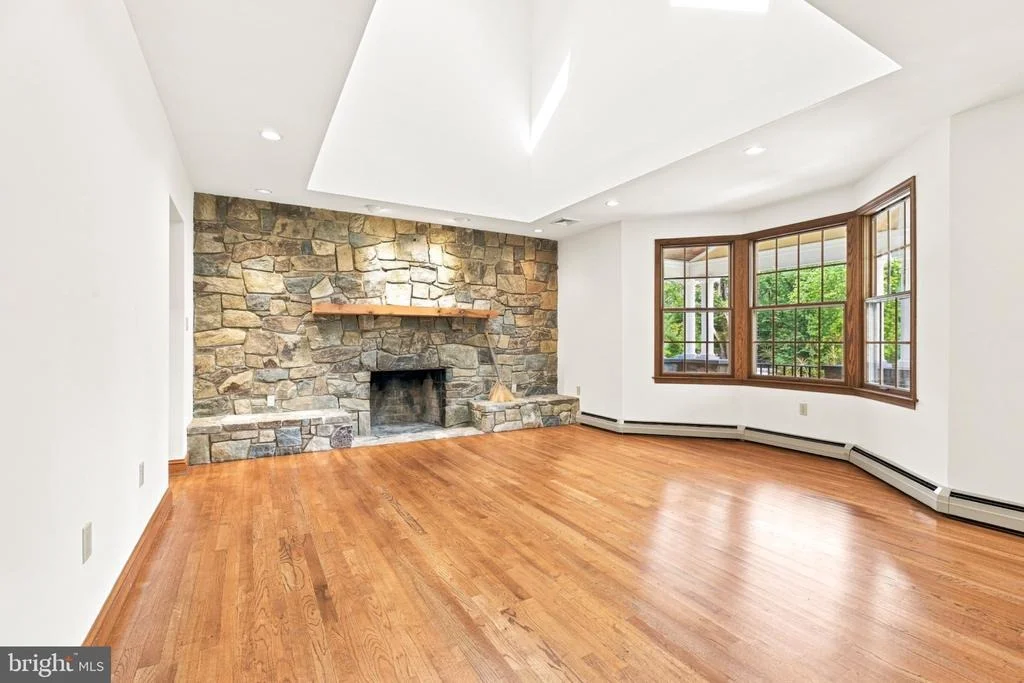 Photo of 318 DUXBURY ROAD