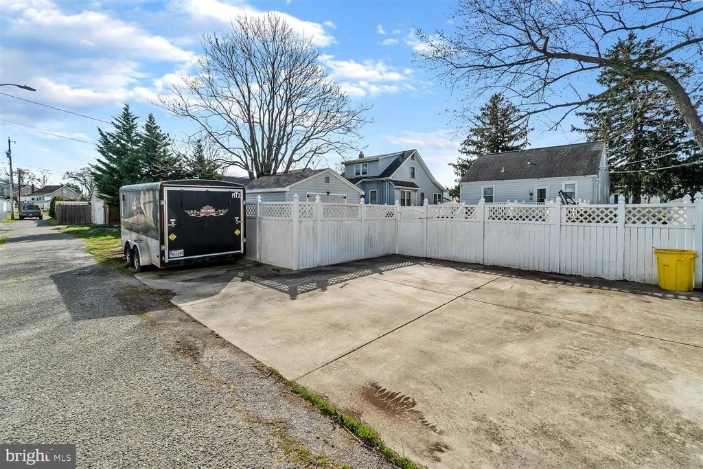 Photo of 110 DORIS AVENUE