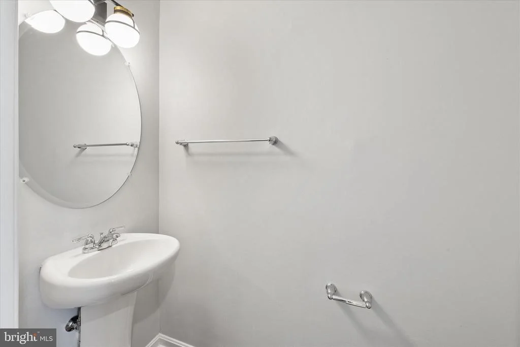 Photo of 5559 TRAFALGAR CIRCLE