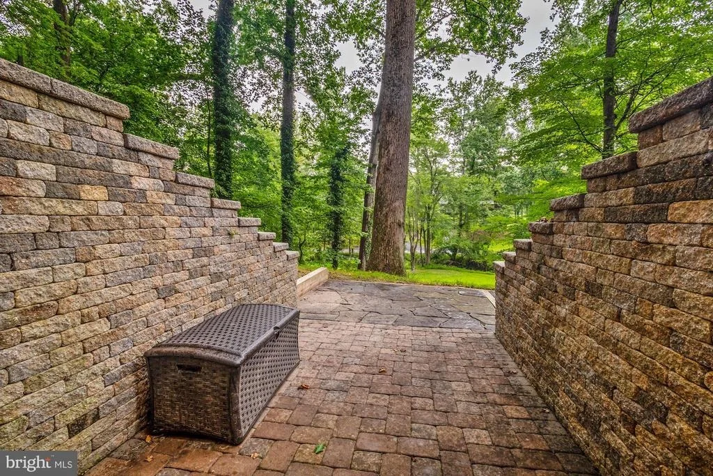 Photo of 407 WILLINGTON DRIVE