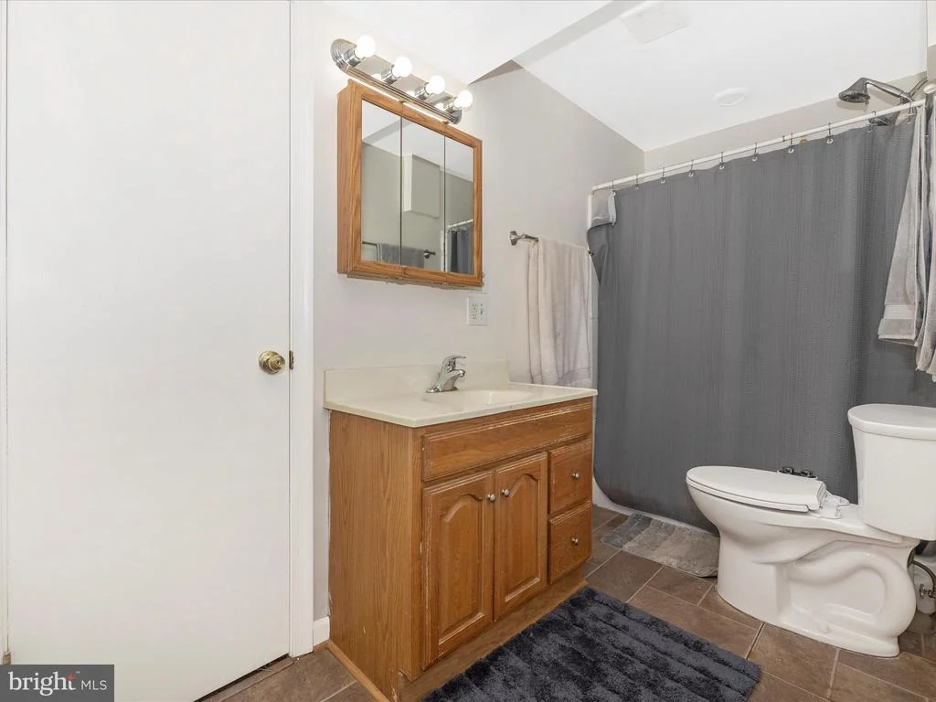 Photo of 19017 WOOTTON AVENUE