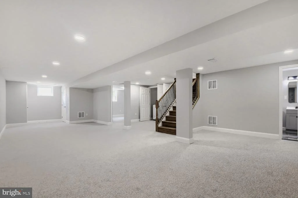 Photo of 696 W MAPLE ROAD