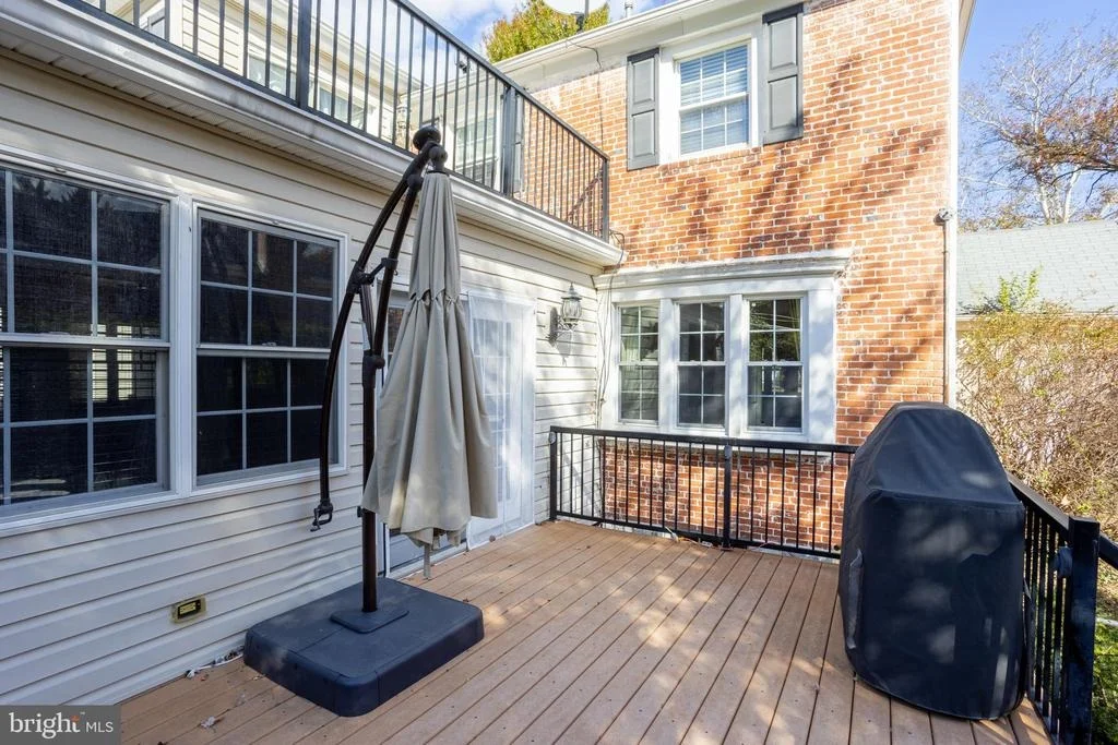 Photo of 3306 LABYRINTH ROAD