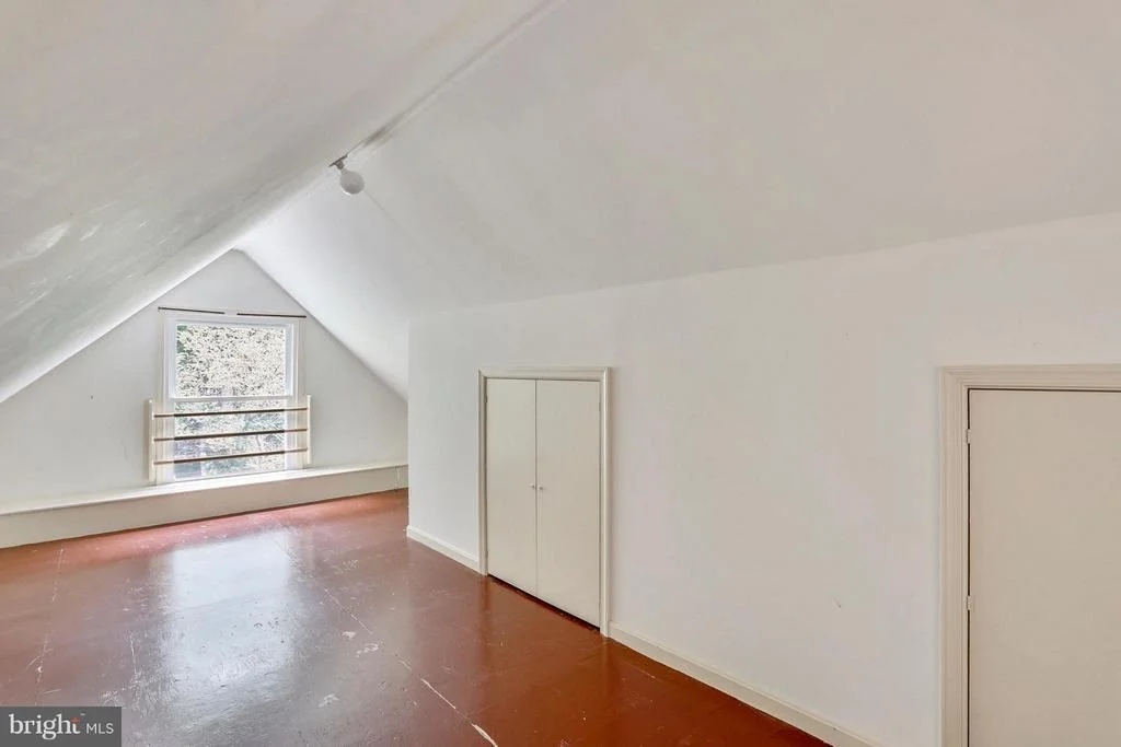 Photo of 17415 BATCHELLORS FOREST ROAD