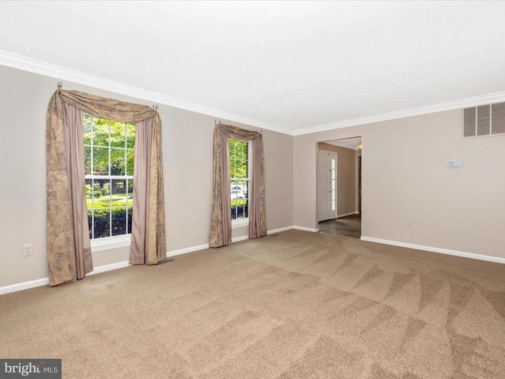 Photo of 112 BOOKHAM LANE