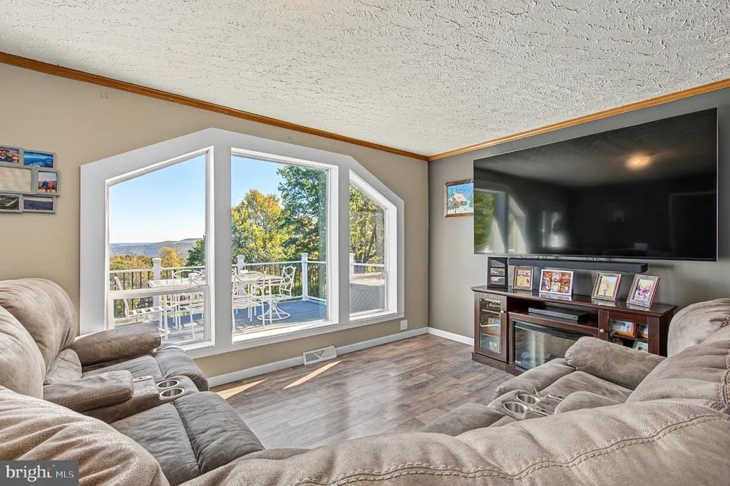 Photo of 111 HIGH VIEW ROAD
