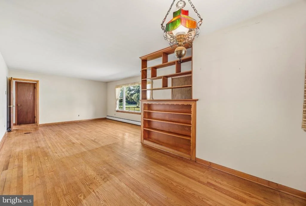 Photo of 4891 IDLEWILDE ROAD