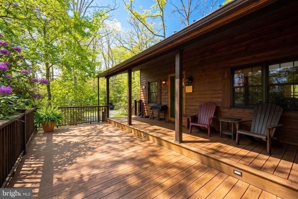 Photo of 674 HAZELHURST ROAD