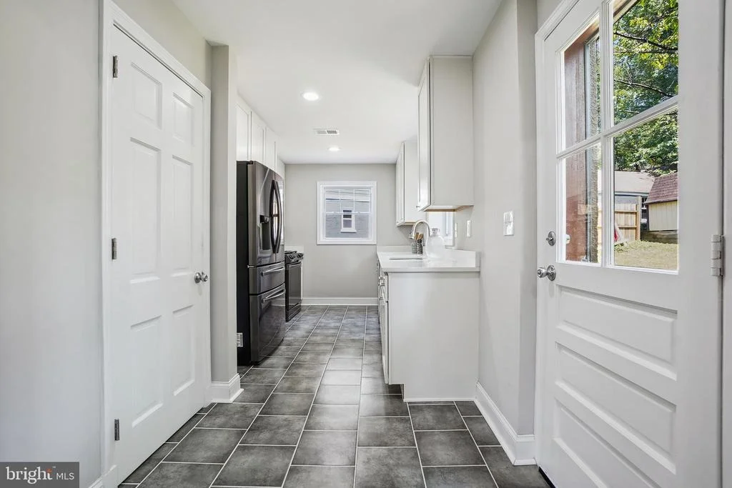 Photo of 514 SILVER SPRING AVENUE
