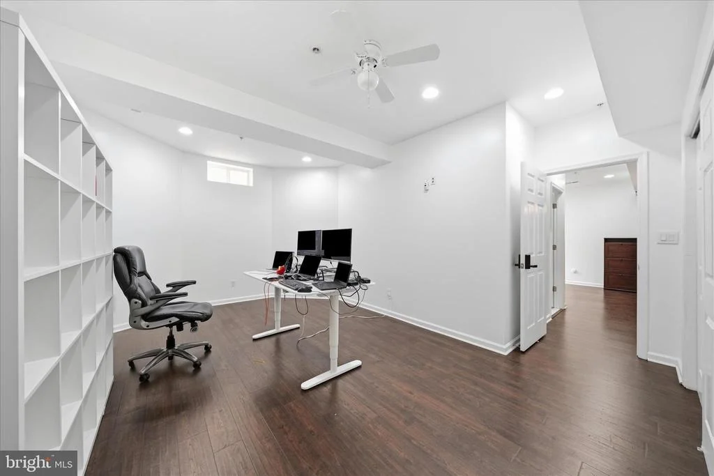 Photo of 23121 FREDERICK ROAD