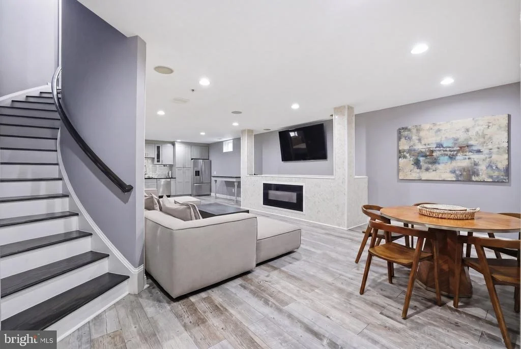 Photo of 20623 HOLYOKE DRIVE