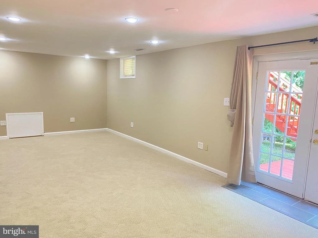 Photo of 5442 SIR DOUGLAS DRIVE