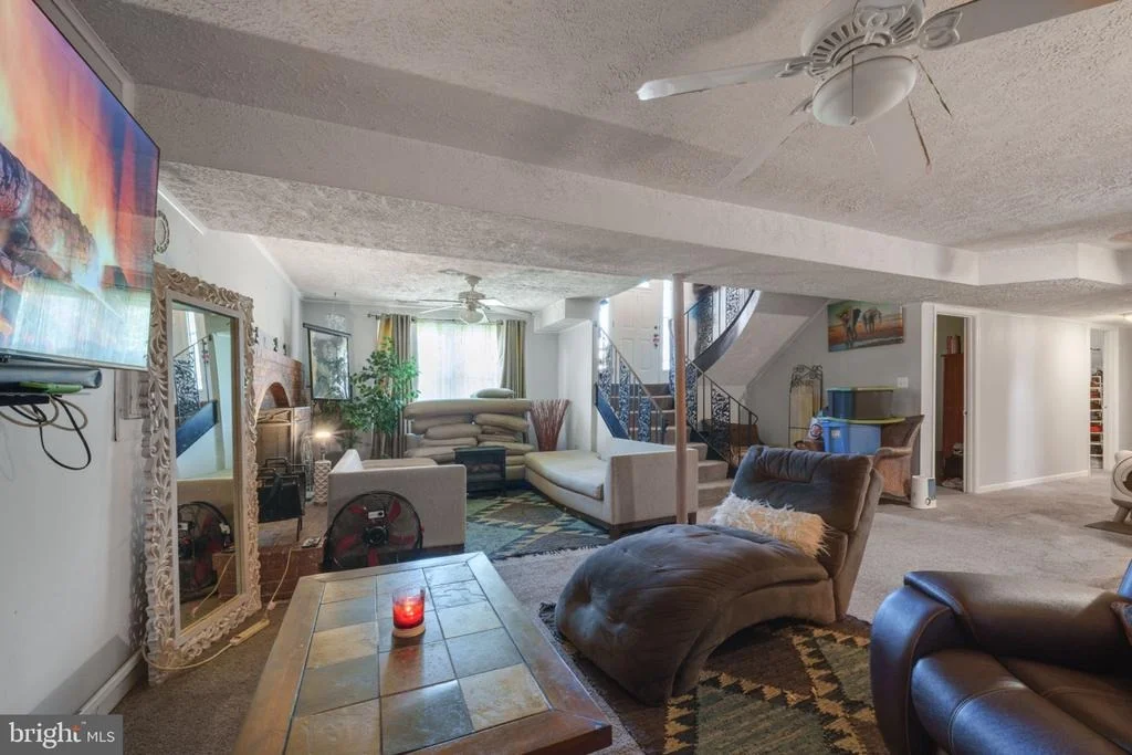 Photo of 8916 TRUBADOR DRIVE
