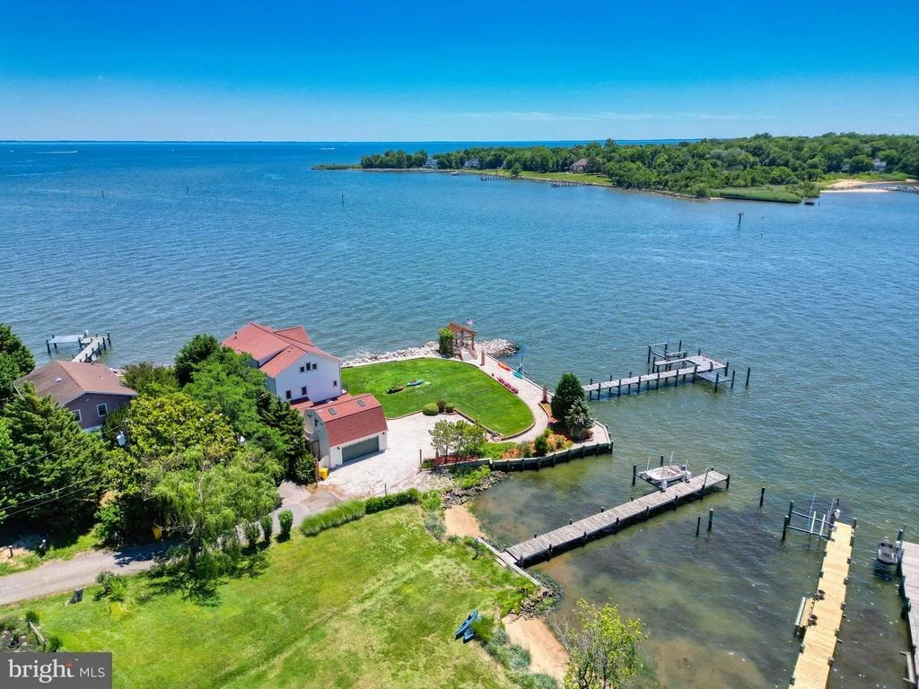 Photo of 2292 LAKE DRIVE