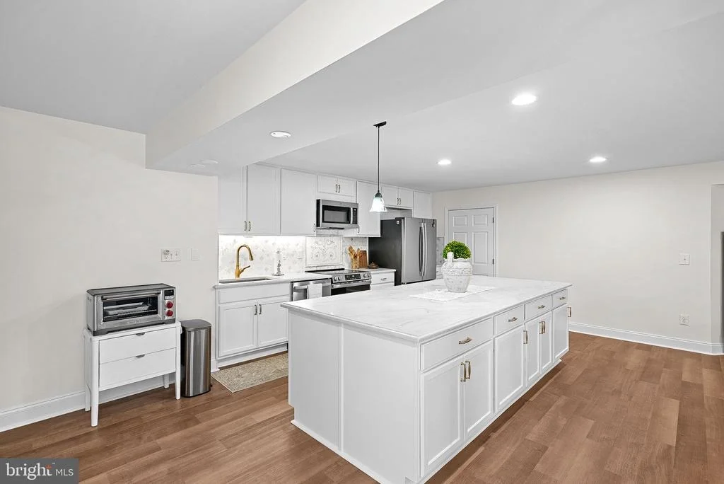 Photo of 15064 BARLOW DRIVE