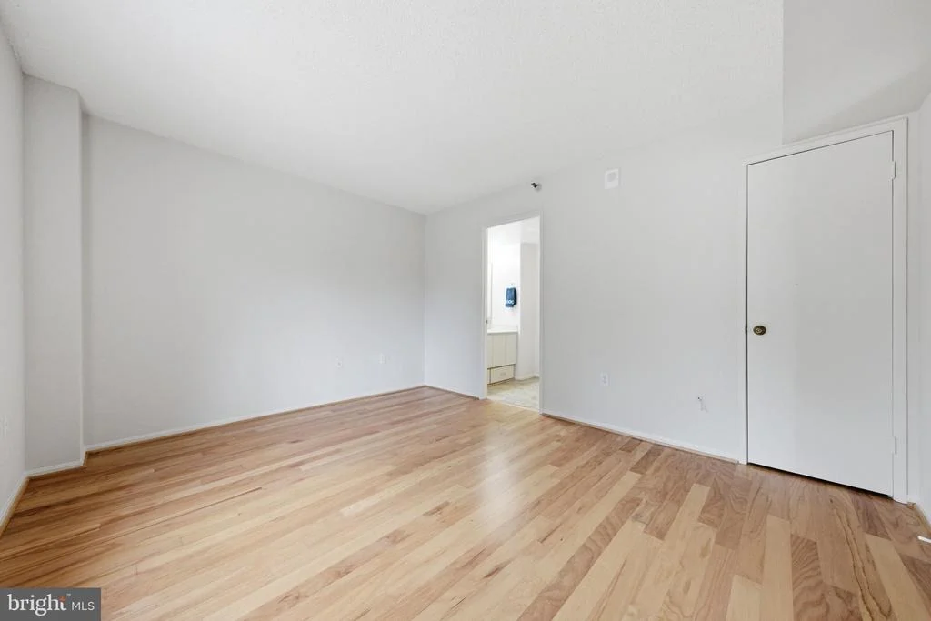 Photo of Unit 2115 at 15107 INTERLACHEN DRIVE