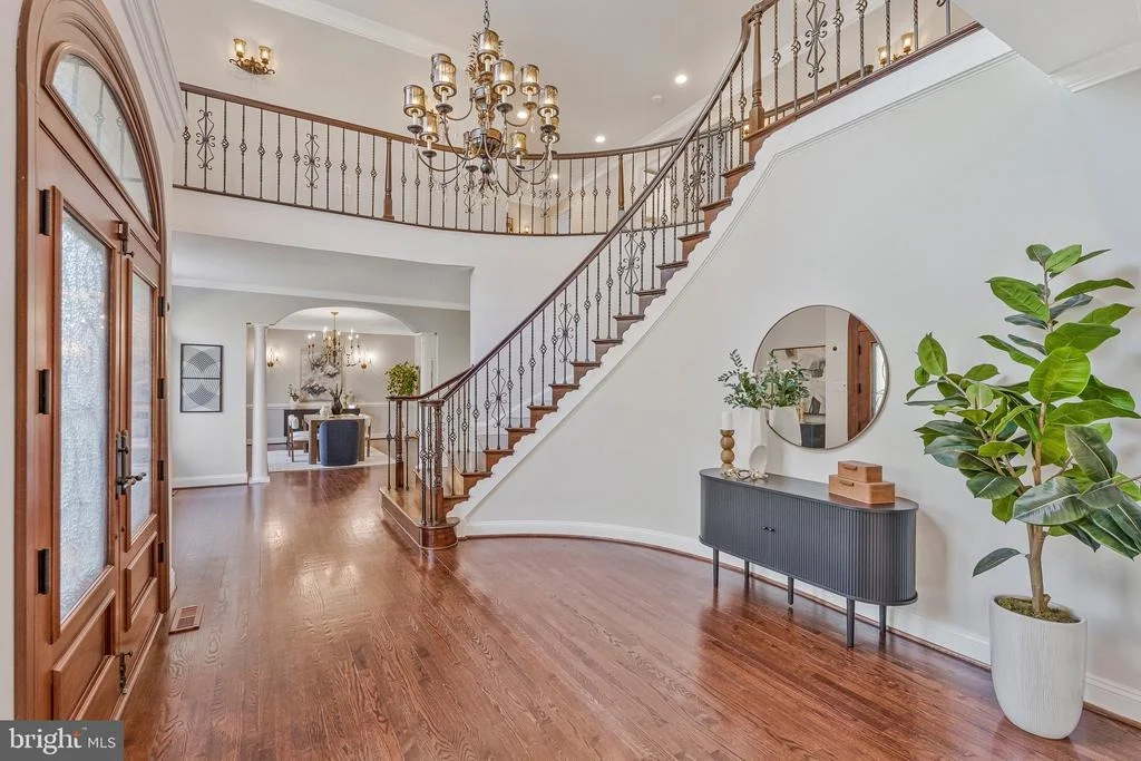 Photo of 8611 BROOK ROAD